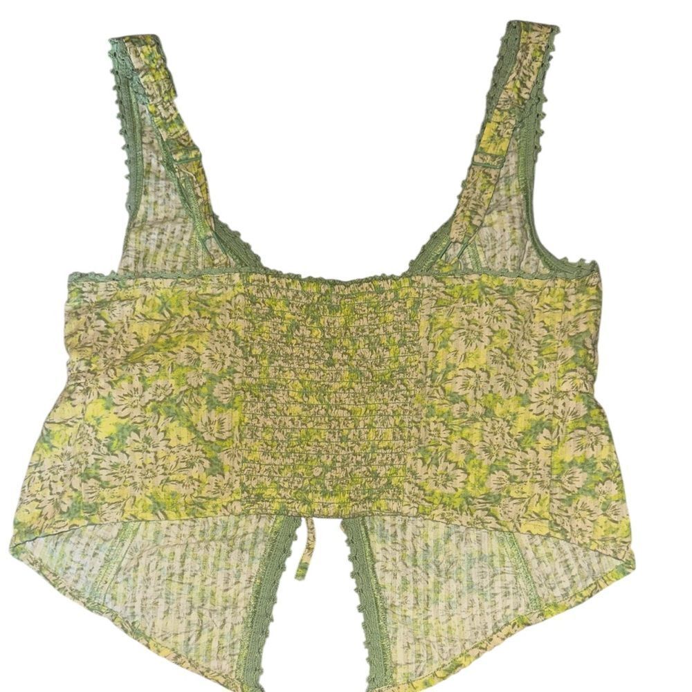 American Eagle Green Floral Women's Top. Size small. - Picture 4 of 4